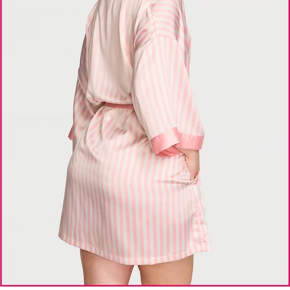 Vs tour 23 robe iconic stripe size M - Picture 4 of 5